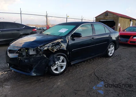 2014 Toyota Camry Se z USA, uszkodzony, nr VIN 4T1BF1FK8EU339705